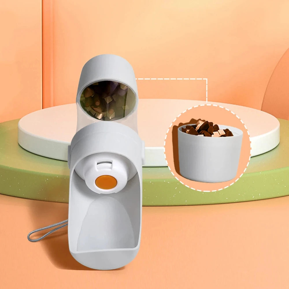 Botella de agua portátil para perros y gatos con almacenamiento de alimentos.
