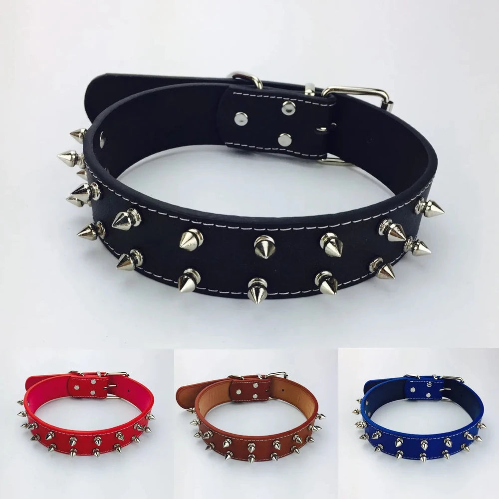 Collar de cuero con pinchos para perros.