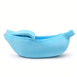 Cama Cálida con forma de plátano para mascotas.
